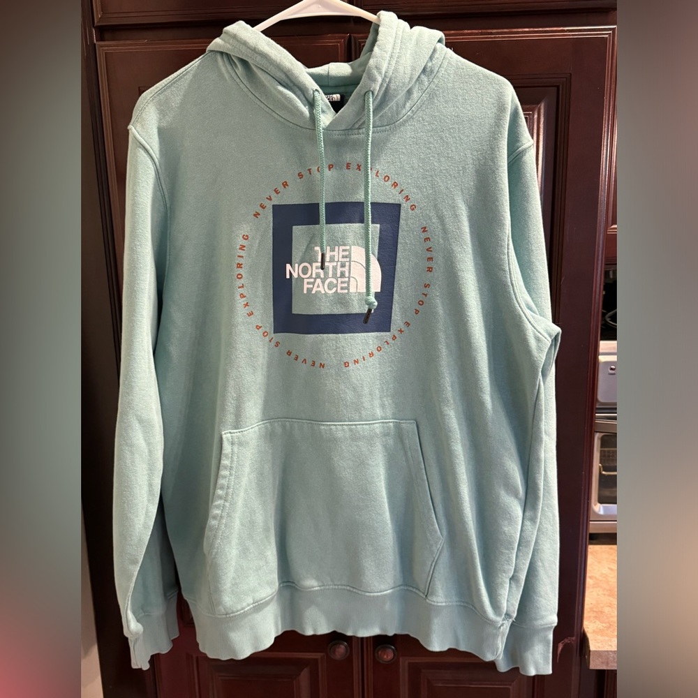 North Face Hoodie Size Men’s Medium